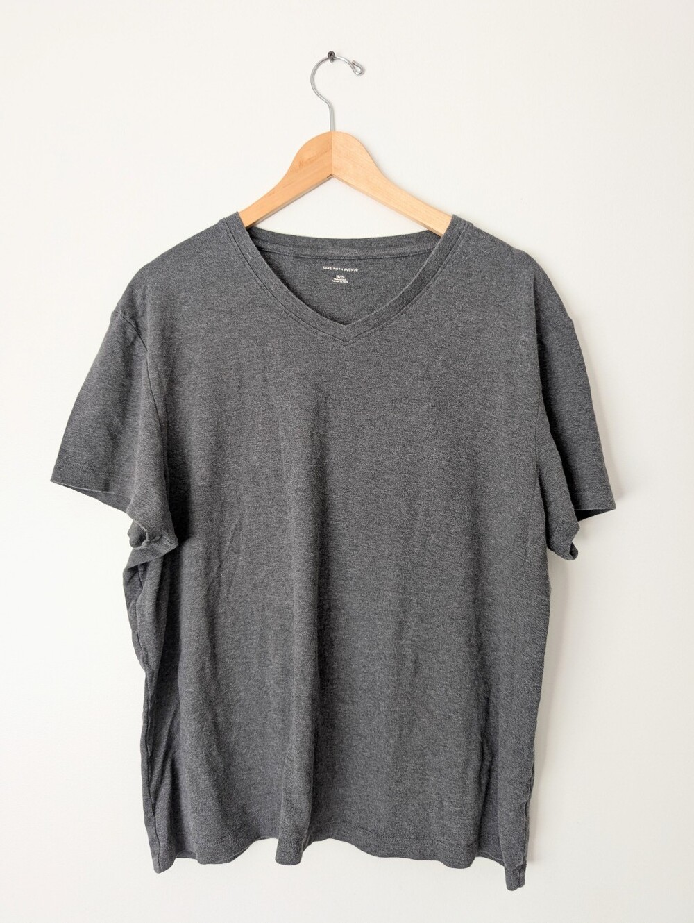 Saks Fifth Avenue Gray V-neck T-Shirt XL